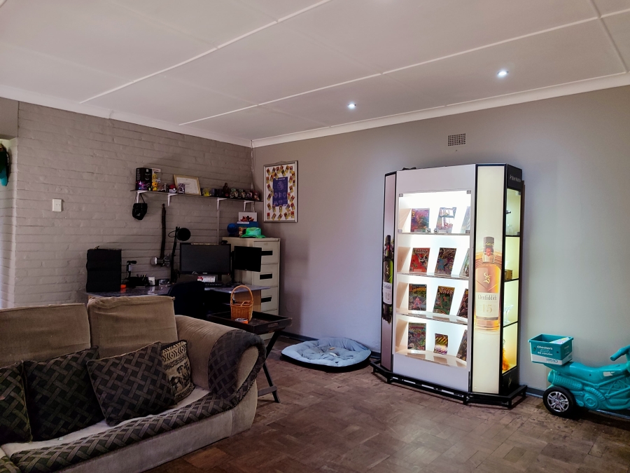 5 Bedroom Property for Sale in Songloed North West